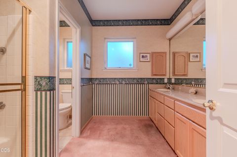 Tiny photo for 401 Golf View Drive, Medford, OR 97504 (MLS # 220225371)