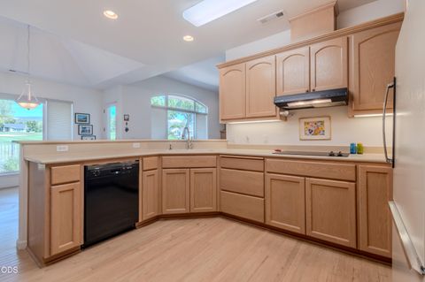 Tiny photo for 401 Golf View Drive, Medford, OR 97504 (MLS # 220225371)