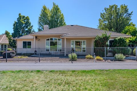Tiny photo for 401 Golf View Drive, Medford, OR 97504 (MLS # 220225371)