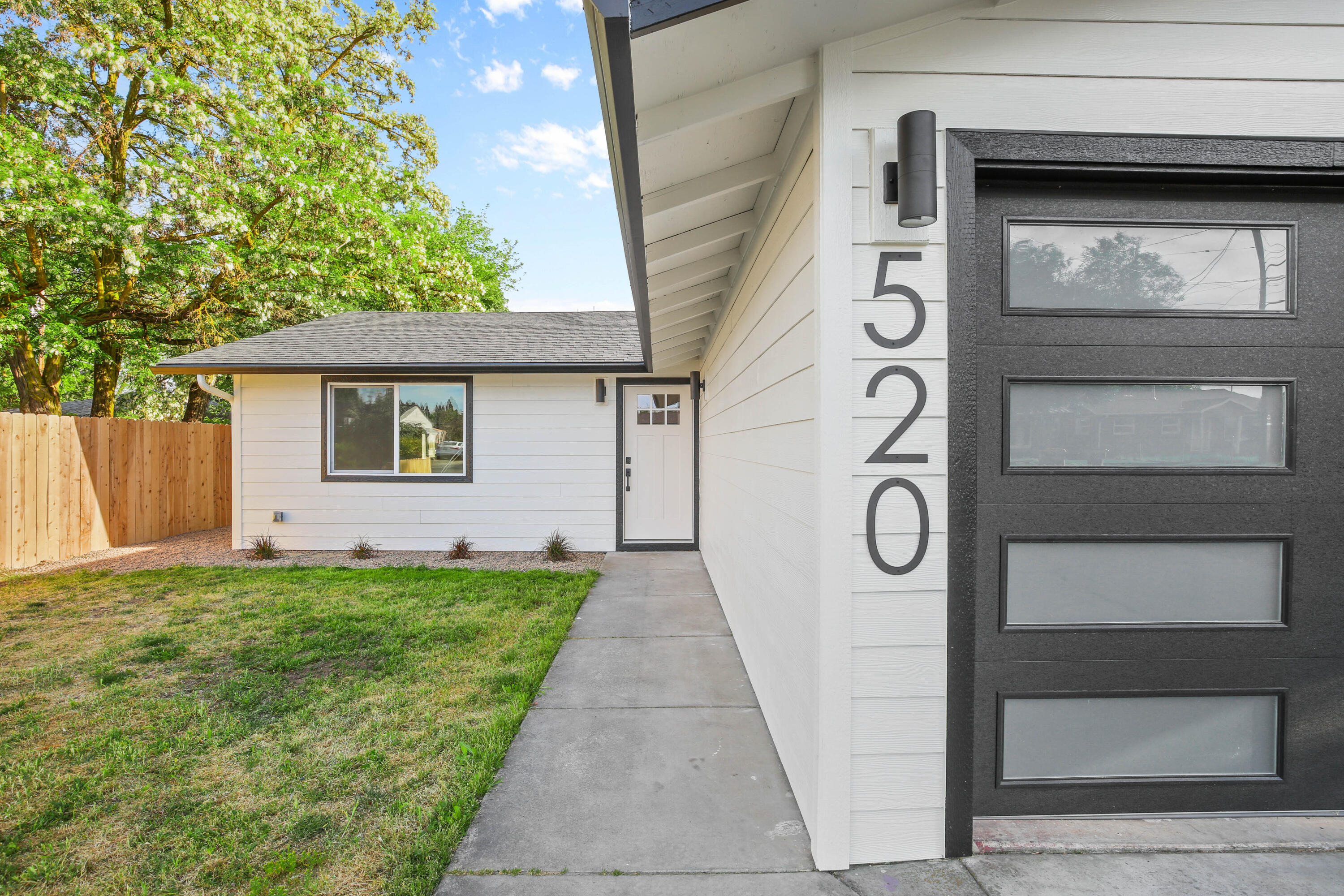 520 Grand Avenue