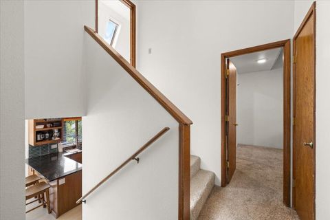 Tiny photo for 956 NE Beacon Drive, Grants Pass, OR 97526 (MLS # 220214226)