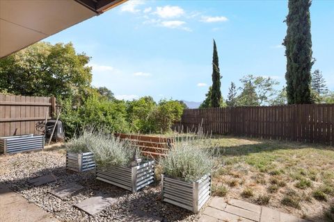 Tiny photo for 956 NE Beacon Drive, Grants Pass, OR 97526 (MLS # 220214226)