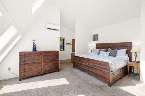 Tiny photo for 956 NE Beacon Drive, Grants Pass, OR 97526 (MLS # 220214226)