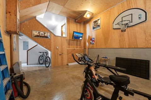 Tiny photo for 956 NE Beacon Drive, Grants Pass, OR 97526 (MLS # 220214226)