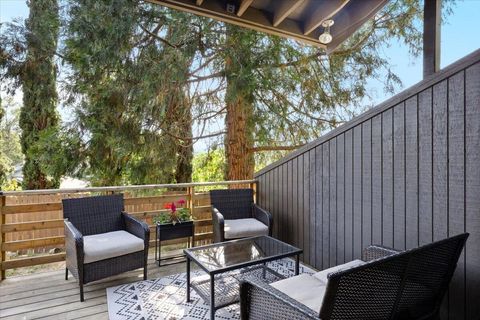 Tiny photo for 956 NE Beacon Drive, Grants Pass, OR 97526 (MLS # 220214226)