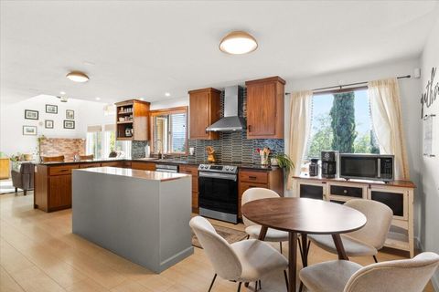 Photo of 956 NE Beacon Drive, Grants Pass, OR 97526 (MLS # 220214226)