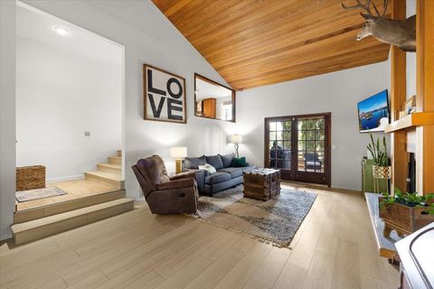 Tiny photo for 956 NE Beacon Drive, Grants Pass, OR 97526 (MLS # 220214226)