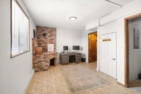 Tiny photo for 956 NE Beacon Drive, Grants Pass, OR 97526 (MLS # 220214226)