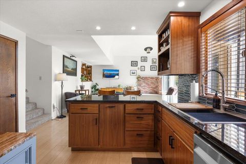 Tiny photo for 956 NE Beacon Drive, Grants Pass, OR 97526 (MLS # 220214226)