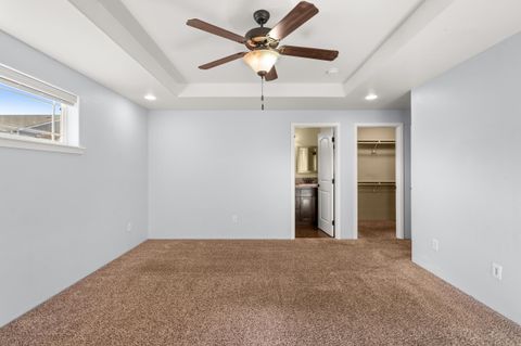 Tiny photo for 925 Sellwood Drive, Eagle Point, OR 97524 (MLS # 220213261)