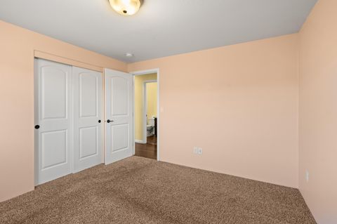 Tiny photo for 925 Sellwood Drive, Eagle Point, OR 97524 (MLS # 220213261)