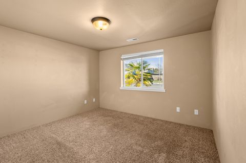 Tiny photo for 925 Sellwood Drive, Eagle Point, OR 97524 (MLS # 220213261)