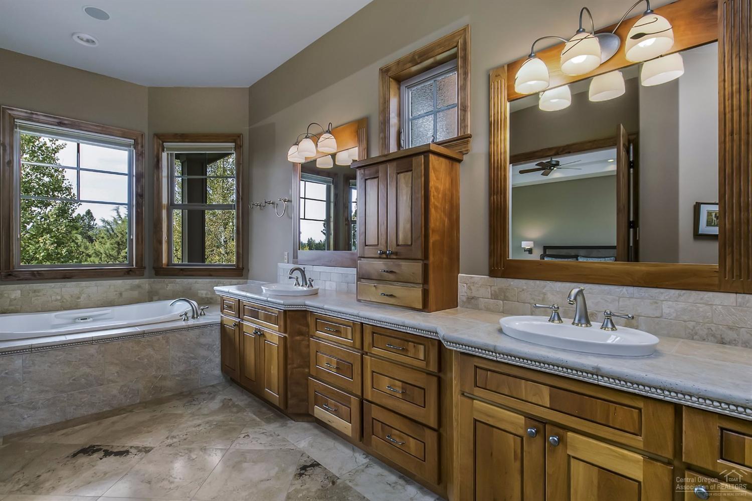 Skyliner Summit - Residential