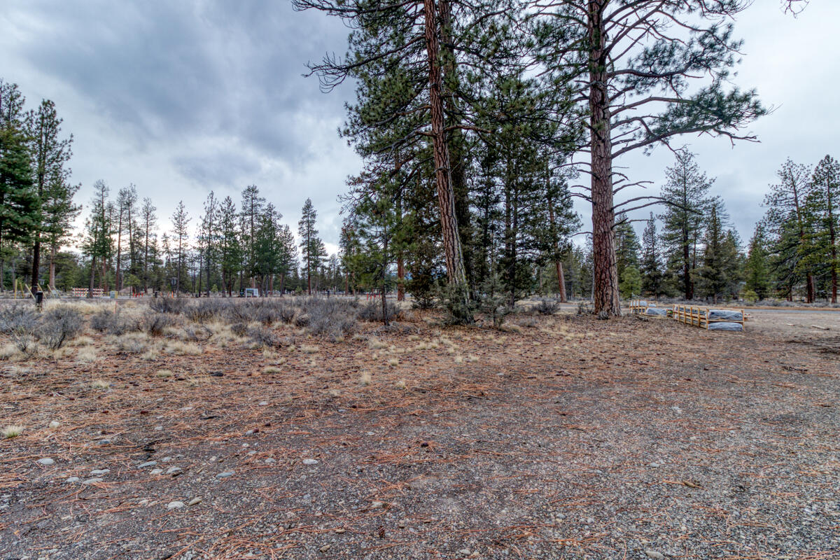 655 W Three Peaks Drive