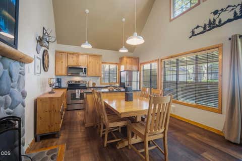 Tiny photo for 57499 Circle Four Lane #26, Sunriver, OR 97707 (MLS # 220225297)