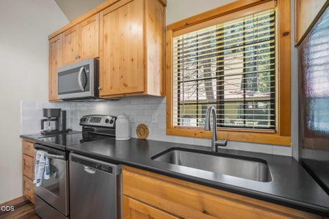Tiny photo for 57499 Circle Four Lane #26, Sunriver, OR 97707 (MLS # 220225297)