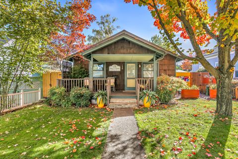 Photo of 134 N 2nd Street, Ashland, OR 97520 (MLS # 220212091)