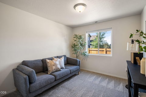 Tiny photo for 62847 NE Daniel Road, Bend, OR 97701 (MLS # 220223526)