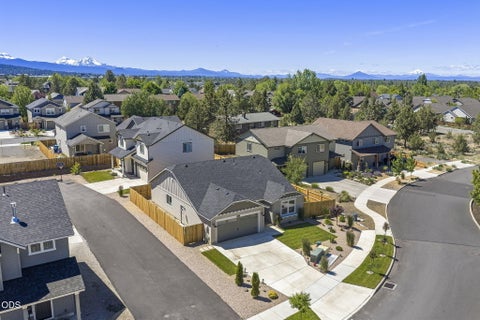 Tiny photo for 62847 NE Daniel Road, Bend, OR 97701 (MLS # 220223526)
