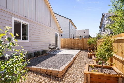 Tiny photo for 62847 NE Daniel Road, Bend, OR 97701 (MLS # 220223526)