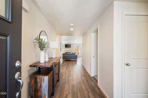 Tiny photo for 62847 NE Daniel Road, Bend, OR 97701 (MLS # 220223526)