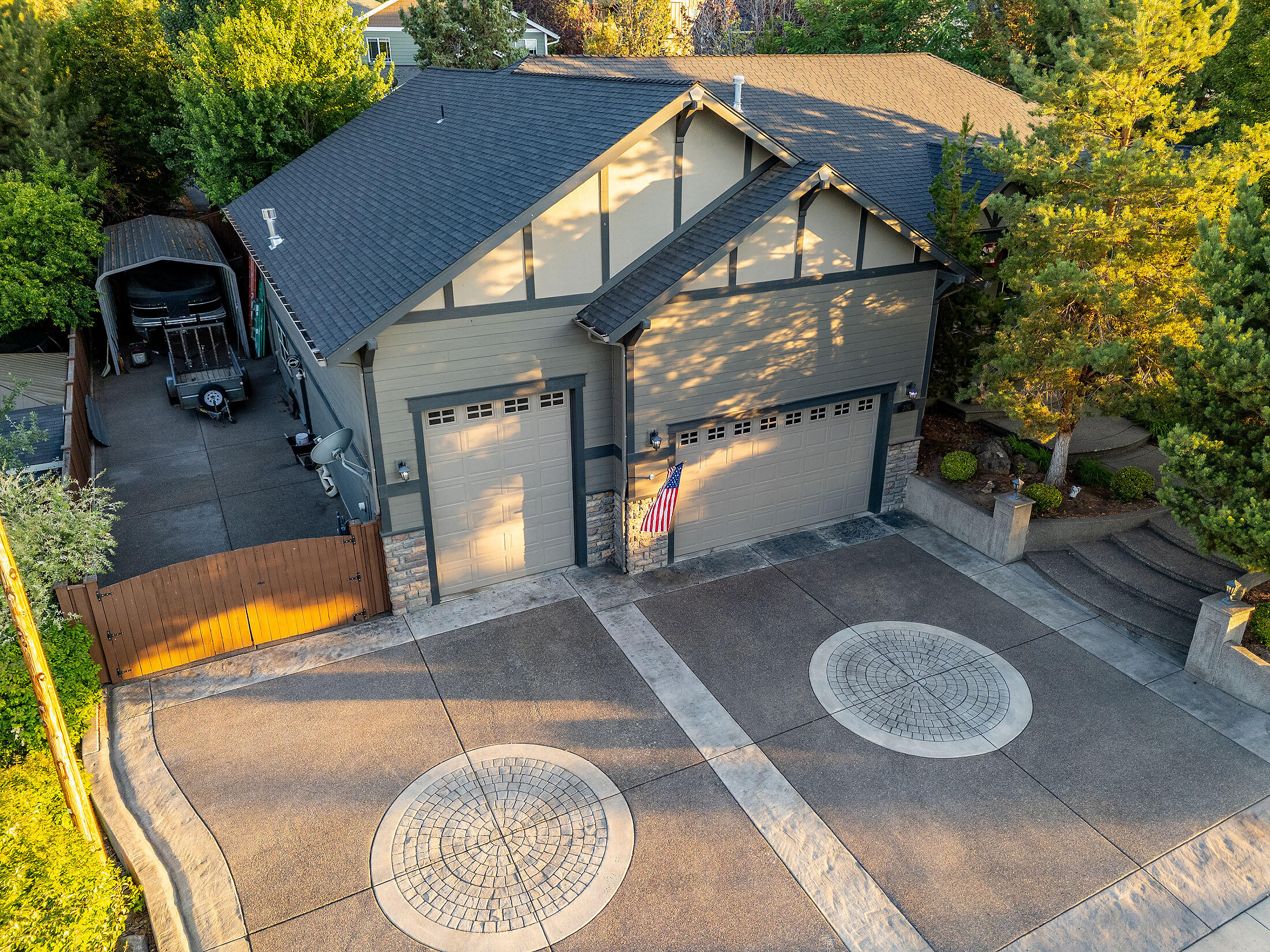3792 SW Salmon Avenue