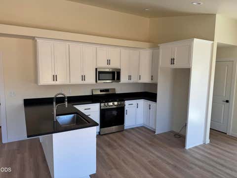 Tiny photo for 5406 Independence Avenue, Klamath Falls, OR 97603 (MLS # 220225756)