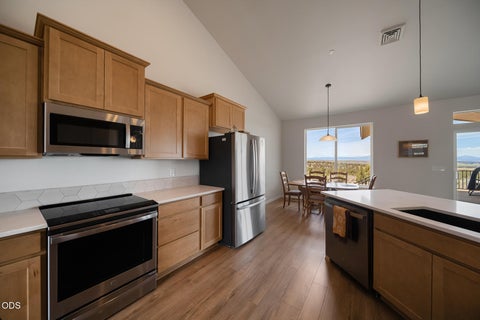 Tiny photo for 5101 SE Dixon Drive, Madras, OR 97741 (MLS # 220223738)