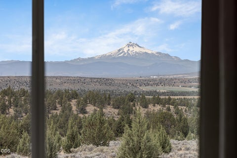 Tiny photo for 5101 SE Dixon Drive, Madras, OR 97741 (MLS # 220223738)