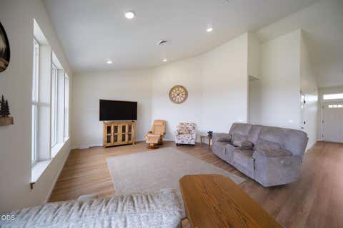 Tiny photo for 5101 SE Dixon Drive, Madras, OR 97741 (MLS # 220223738)