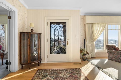 Tiny photo for 79 Washington Street, Klamath Falls, OR 97601 (MLS # 220212566)