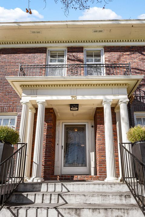 Tiny photo for 79 Washington Street, Klamath Falls, OR 97601 (MLS # 220212566)