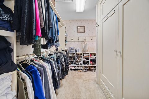 Tiny photo for 79 Washington Street, Klamath Falls, OR 97601 (MLS # 220212566)