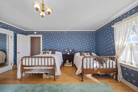 Tiny photo for 79 Washington Street, Klamath Falls, OR 97601 (MLS # 220212566)