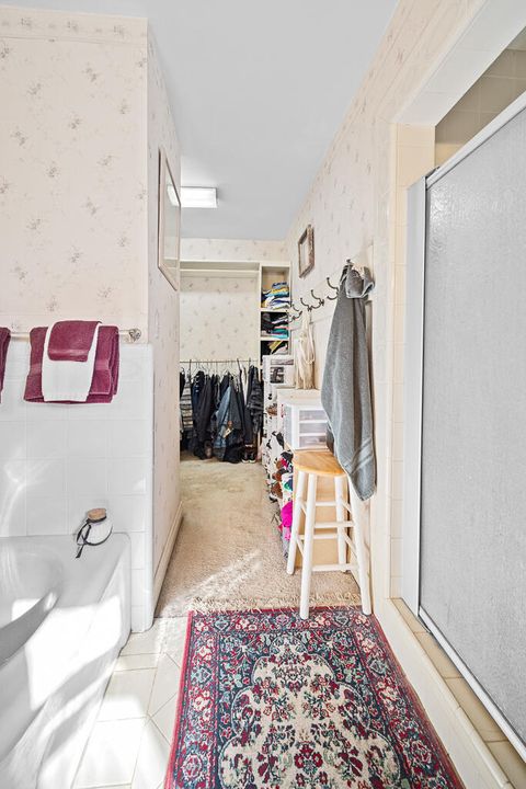 Tiny photo for 79 Washington Street, Klamath Falls, OR 97601 (MLS # 220212566)