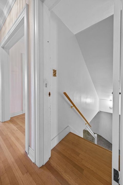 Tiny photo for 79 Washington Street, Klamath Falls, OR 97601 (MLS # 220212566)