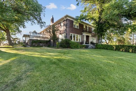 Tiny photo for 79 Washington Street, Klamath Falls, OR 97601 (MLS # 220212566)