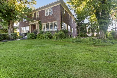 Tiny photo for 79 Washington Street, Klamath Falls, OR 97601 (MLS # 220212566)