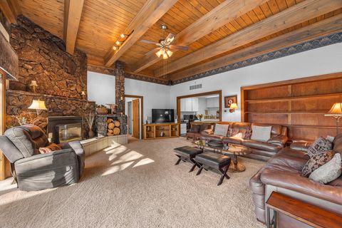 Tiny photo for 79 Washington Street, Klamath Falls, OR 97601 (MLS # 220212566)