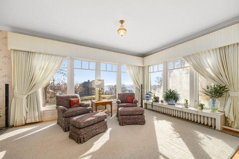 Tiny photo for 79 Washington Street, Klamath Falls, OR 97601 (MLS # 220212566)