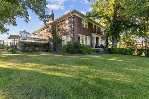 Tiny photo for 79 Washington Street, Klamath Falls, OR 97601 (MLS # 220212566)