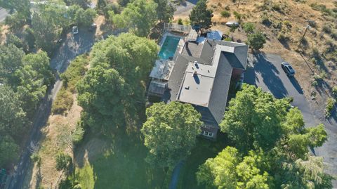 Tiny photo for 79 Washington Street, Klamath Falls, OR 97601 (MLS # 220212566)