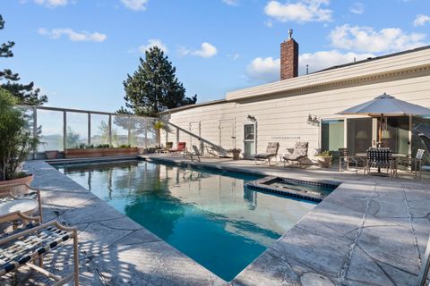 Tiny photo for 79 Washington Street, Klamath Falls, OR 97601 (MLS # 220212566)