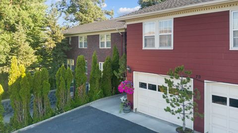 Tiny photo for 79 Washington Street, Klamath Falls, OR 97601 (MLS # 220212566)