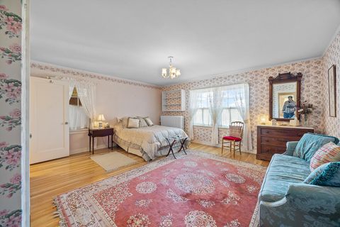 Tiny photo for 79 Washington Street, Klamath Falls, OR 97601 (MLS # 220212566)