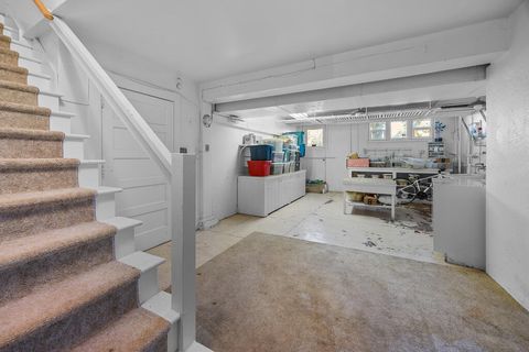 Tiny photo for 79 Washington Street, Klamath Falls, OR 97601 (MLS # 220212566)