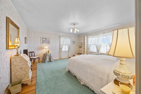 Tiny photo for 79 Washington Street, Klamath Falls, OR 97601 (MLS # 220212566)