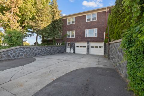 Tiny photo for 79 Washington Street, Klamath Falls, OR 97601 (MLS # 220212566)