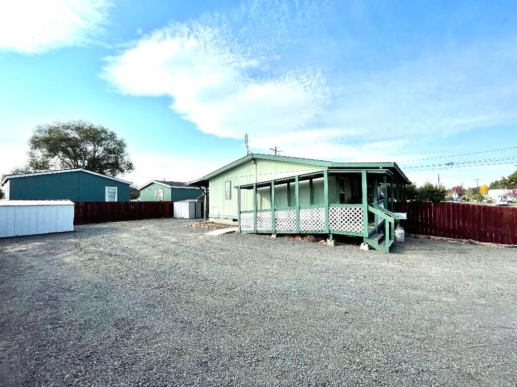 208 SE 9th Street