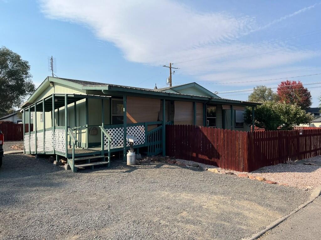 208 SE 9th Street